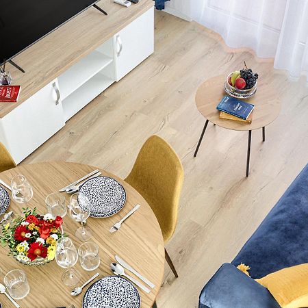 Ari Navy Apartment - High-End Residence أراد المظهر الخارجي الصورة
