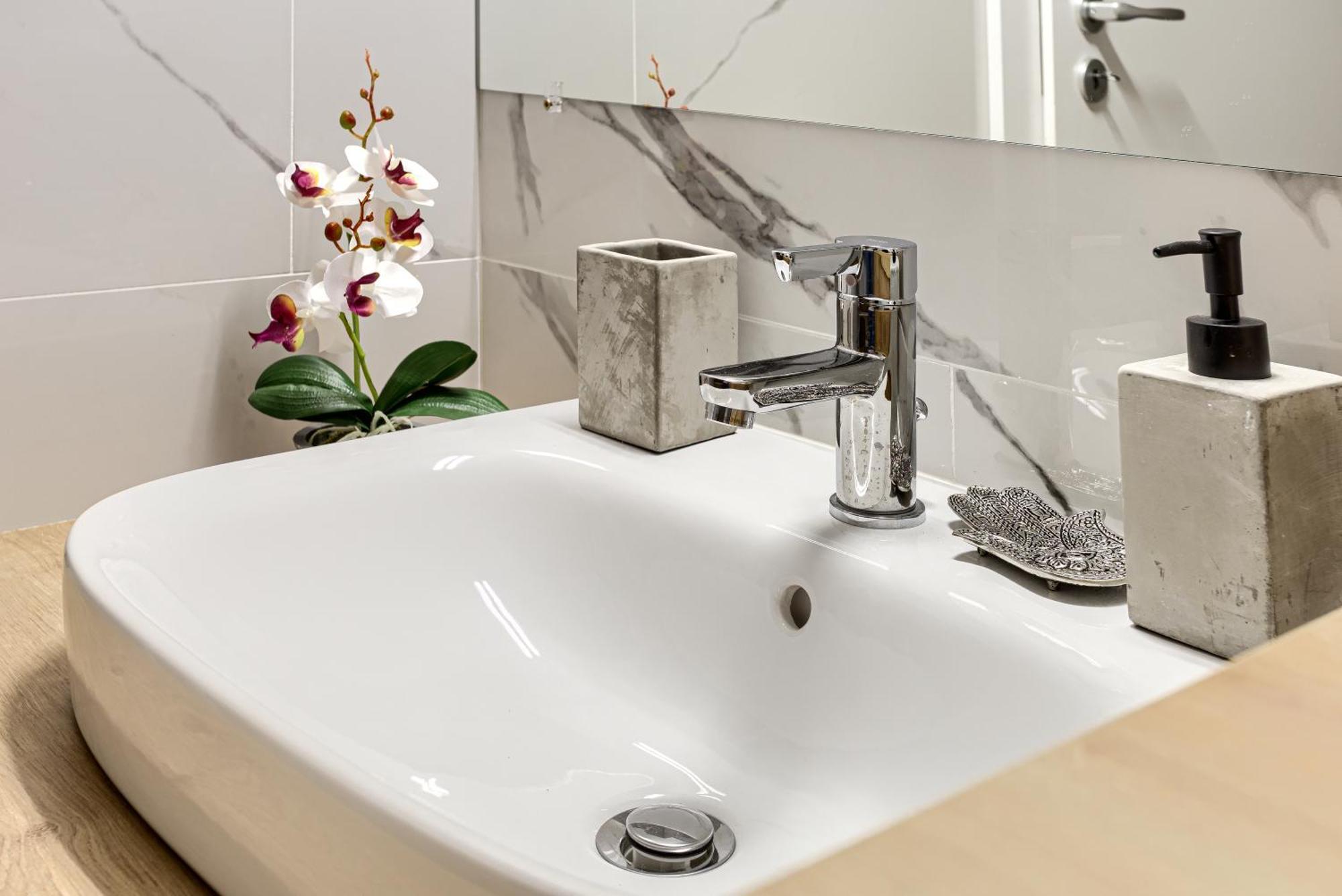 Ari Navy Apartment - High-End Residence أراد المظهر الخارجي الصورة